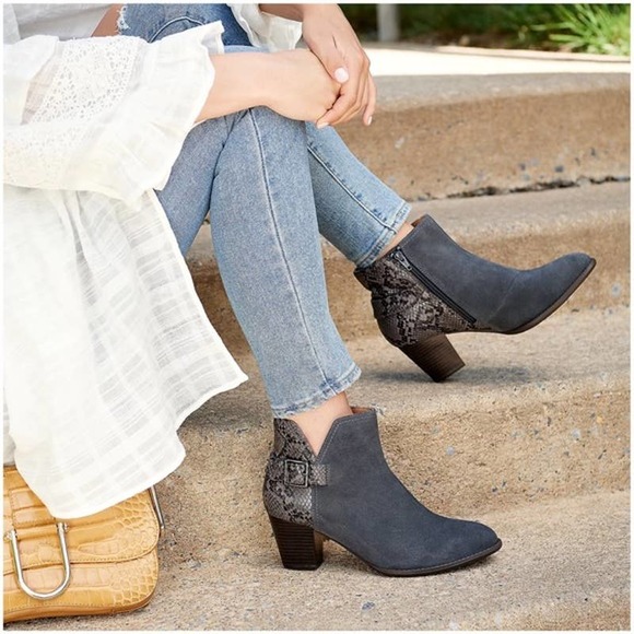 Vionic Shoes | Vionic Leather Naomi Snake Ankle Boot Sz 85 | Poshmark